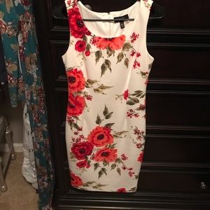 Jessica Simpson Size 4 curvy dress